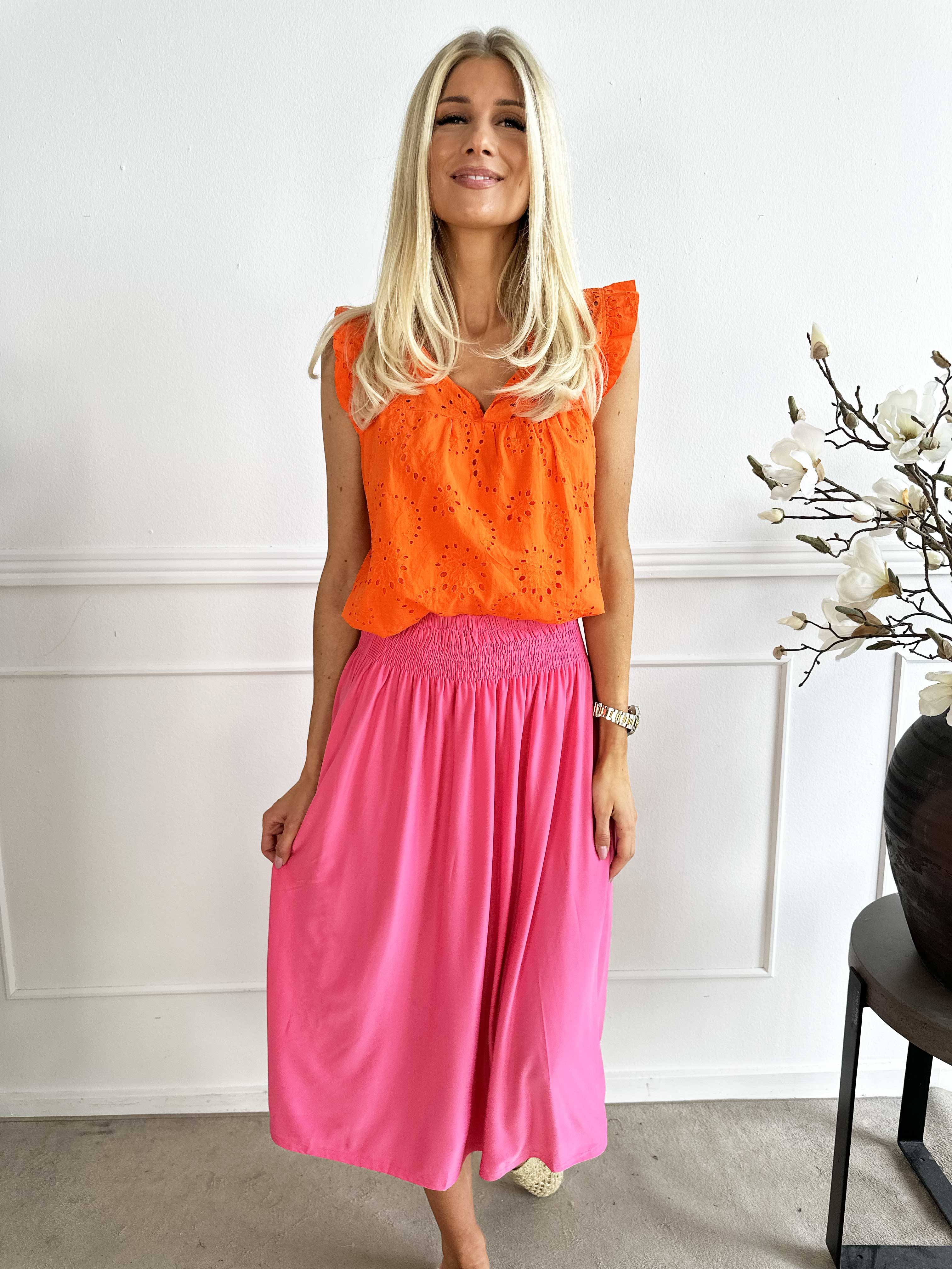 Pams Plain Midi Skirt - Nederdel i stretchy stof med lommer